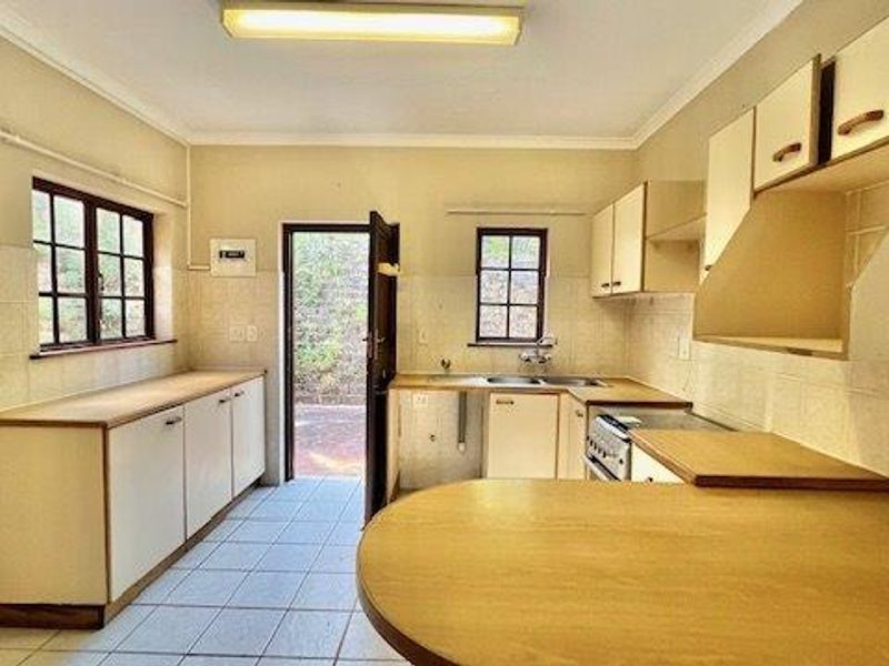 Charming 3-Bedroom Home in Secure Faerie Glen Eco Estate - Photo 10