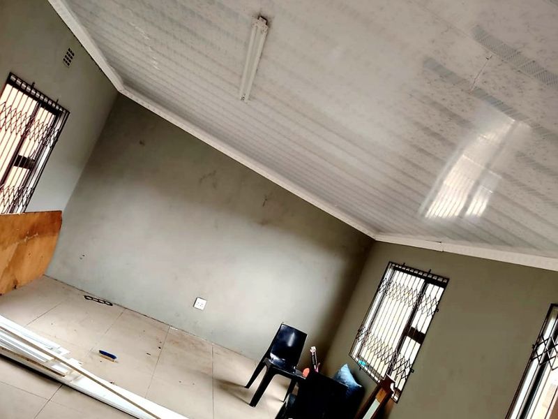 Stunning 11 Bedroom Estate in NU7 Mdantsane for sale. - Photo 7