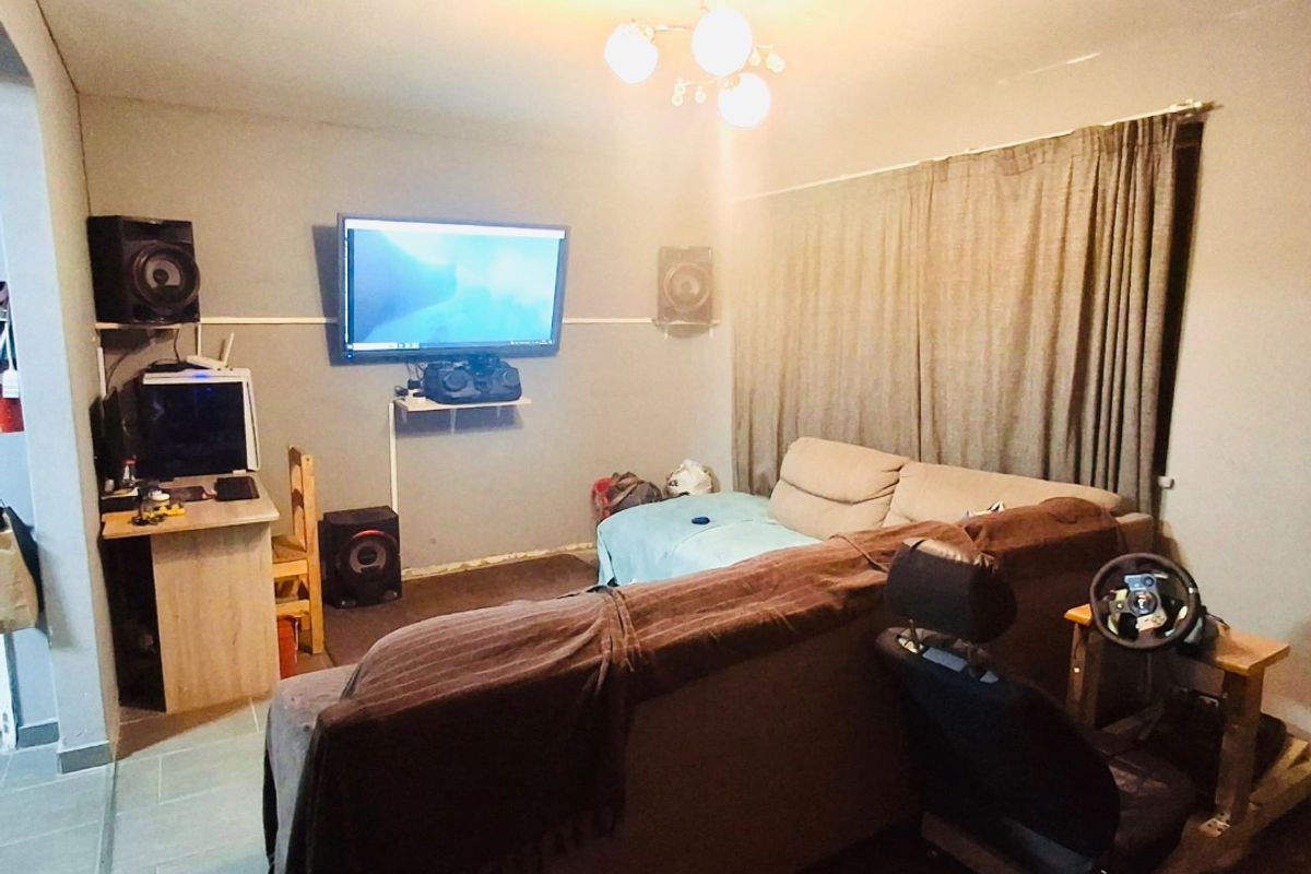 2 bedroom apartment with garage  - Photo 5