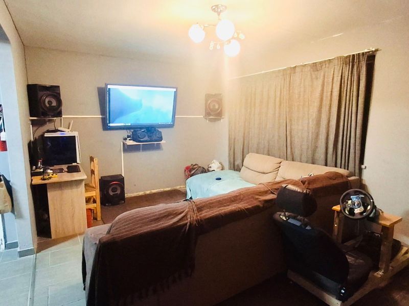 2 bedroom apartment with garage  - Photo 5