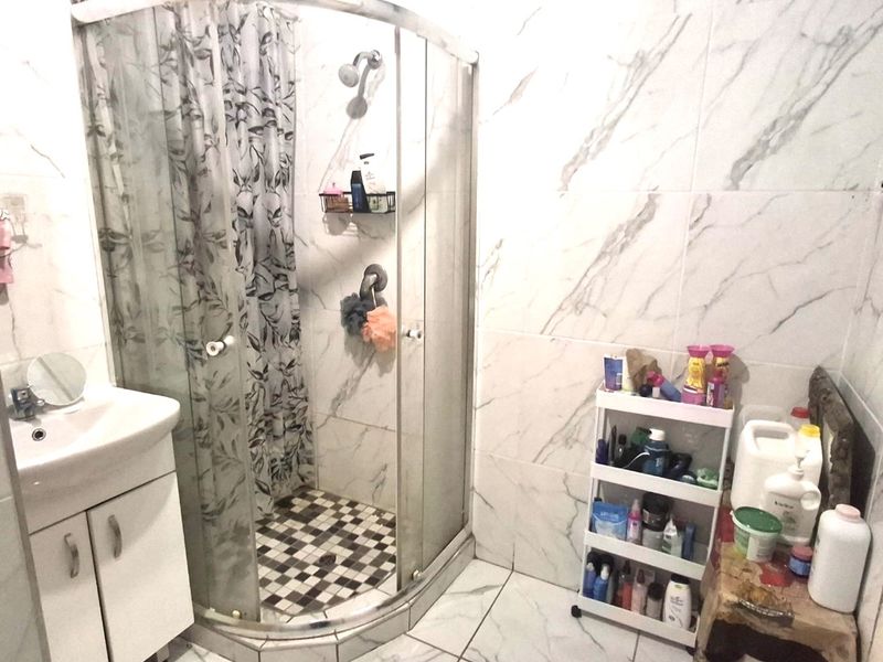 2 bedroom apartment with garage  - Photo 10