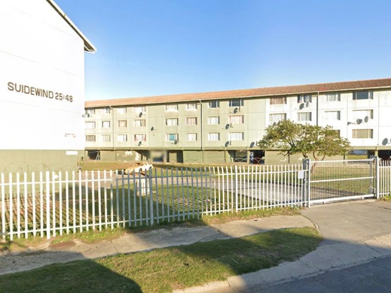 2 bedroom apartment with garage  - Photo 3