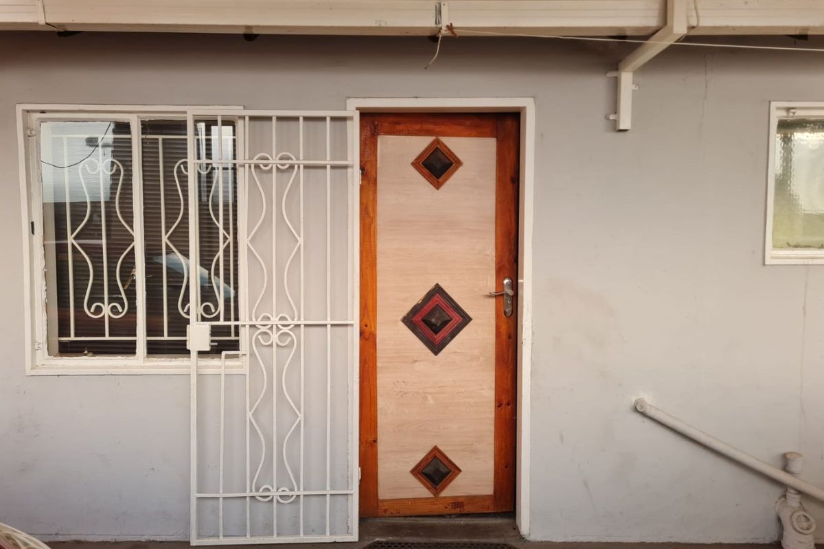 Excellent investment property / Well Sized Home - Photo 4