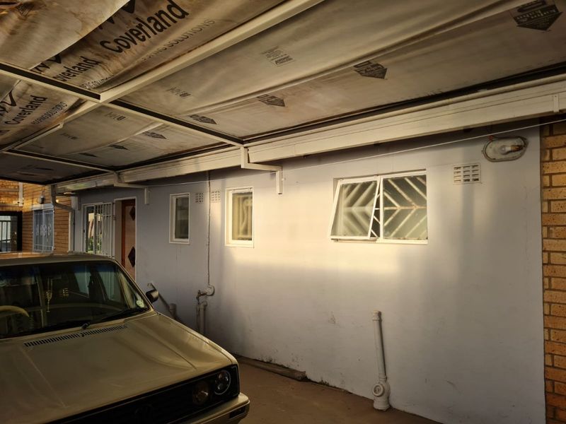 Excellent investment property / Well Sized Home - Photo 7