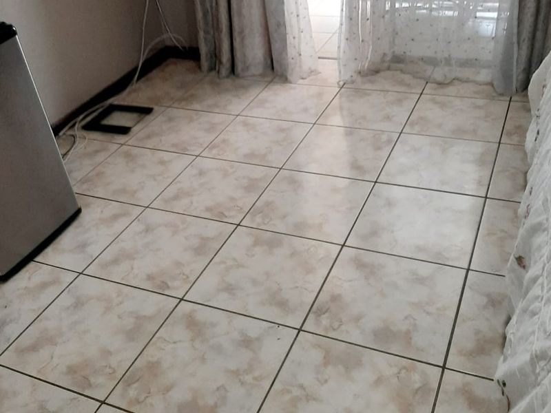 4-Bedroom Family Home with Sea Views in Beacon Bay - Photo 10