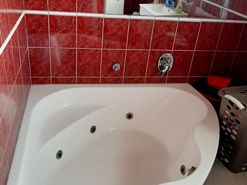 4-Bedroom Family Home with Sea Views in Beacon Bay - Photo 8