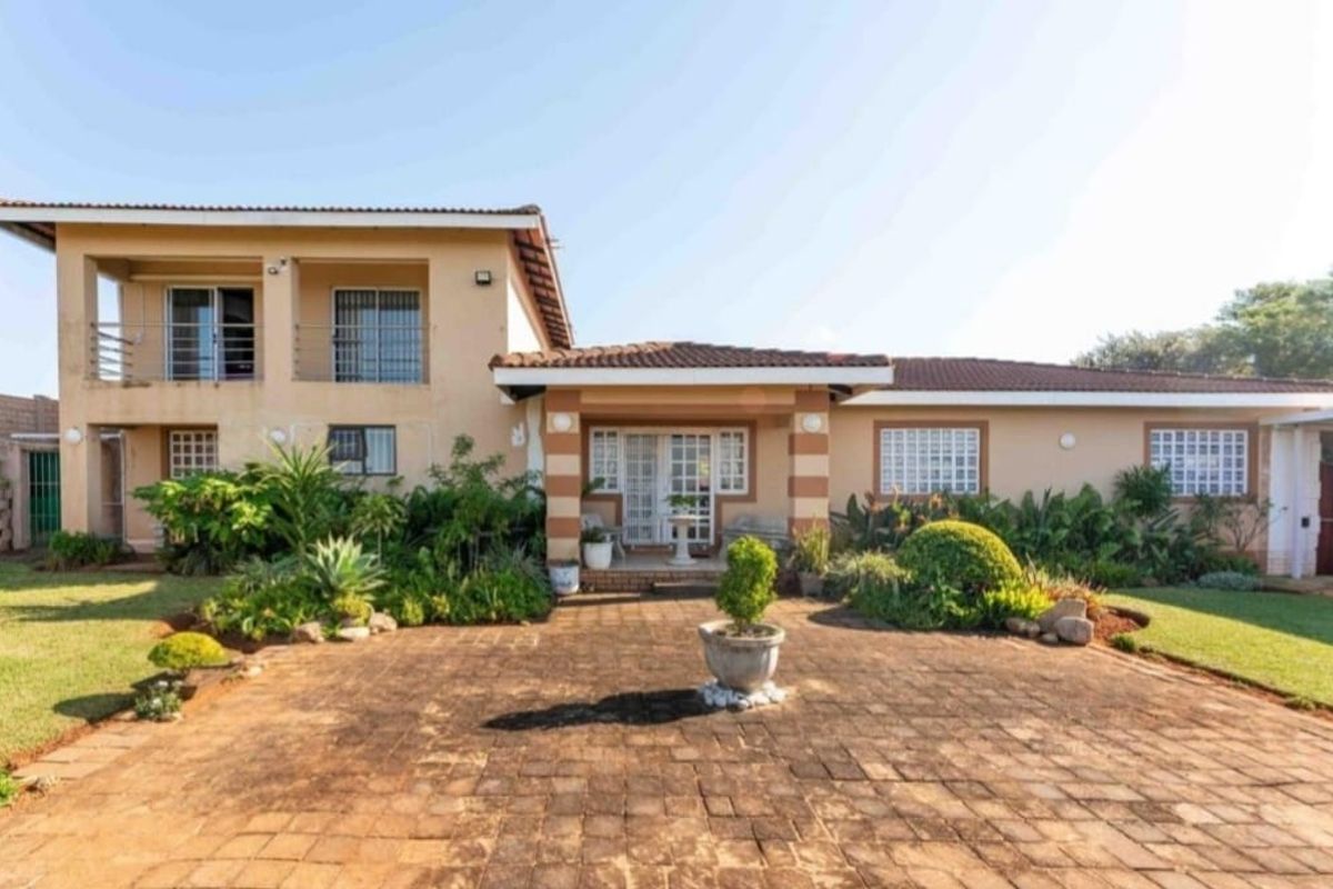 Living On Top Of The World - Photo 3