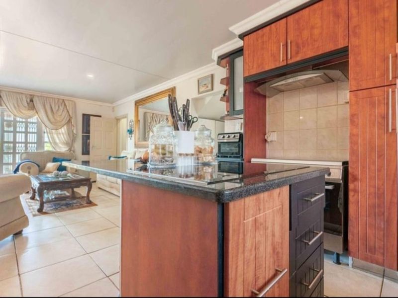 Living On Top Of The World - Photo 8