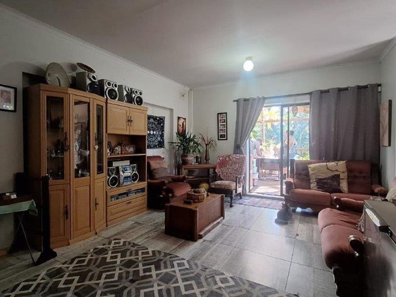 Three Bedroom Home Plus Flatlet - Photo 8