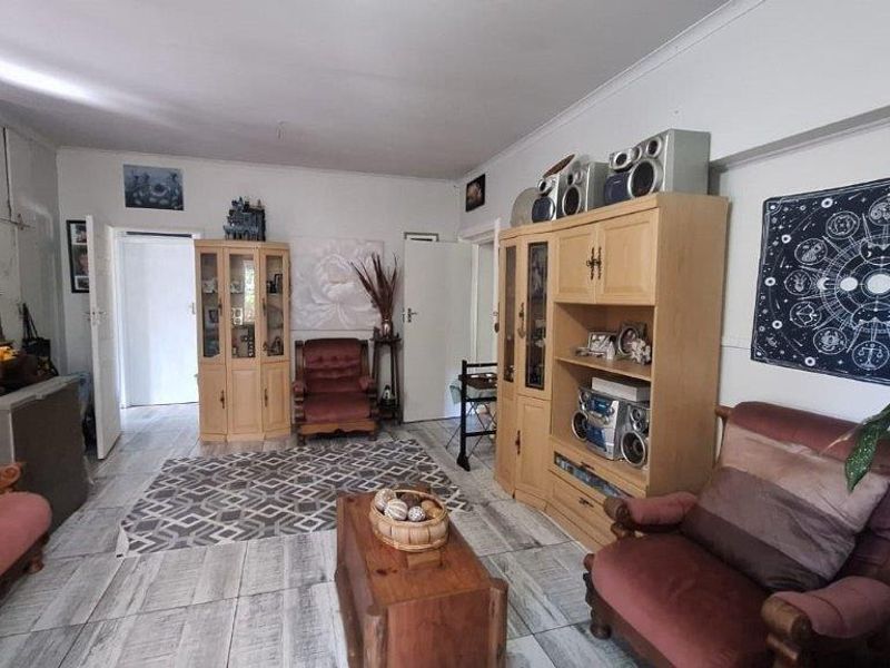 Three Bedroom Home Plus Flatlet - Photo 6