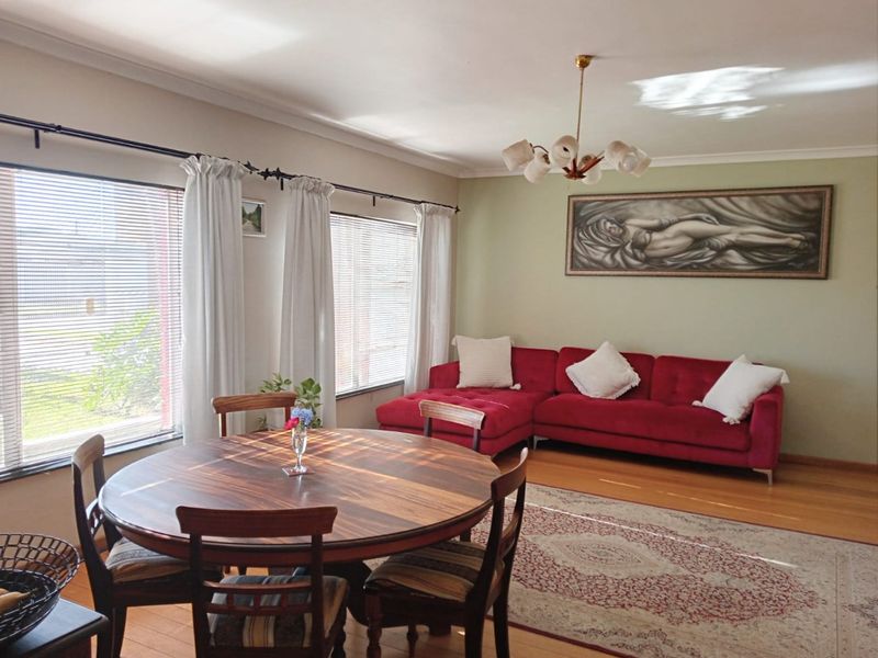Lovely 4-Bedroom Family Home with Garden Oasis - Photo 8