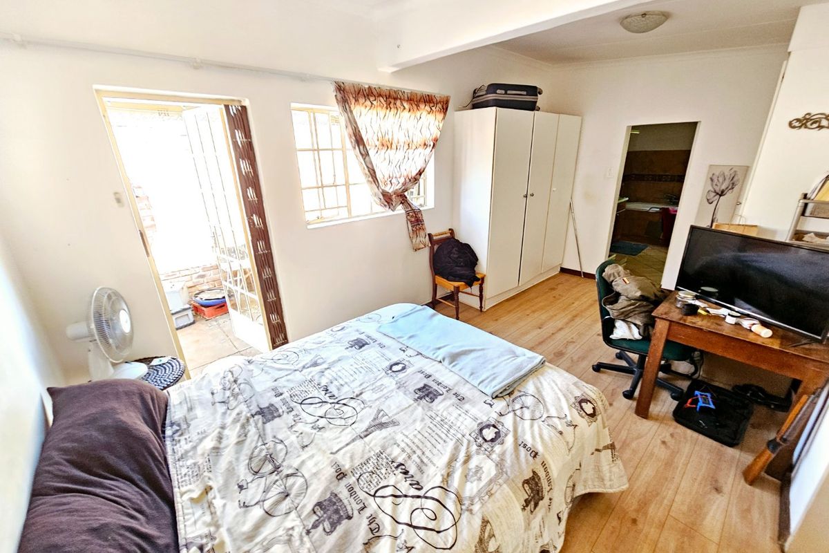 A lovely 2 bedroom 2 bathroom cottage for rent in Lyttelton  - Photo 5