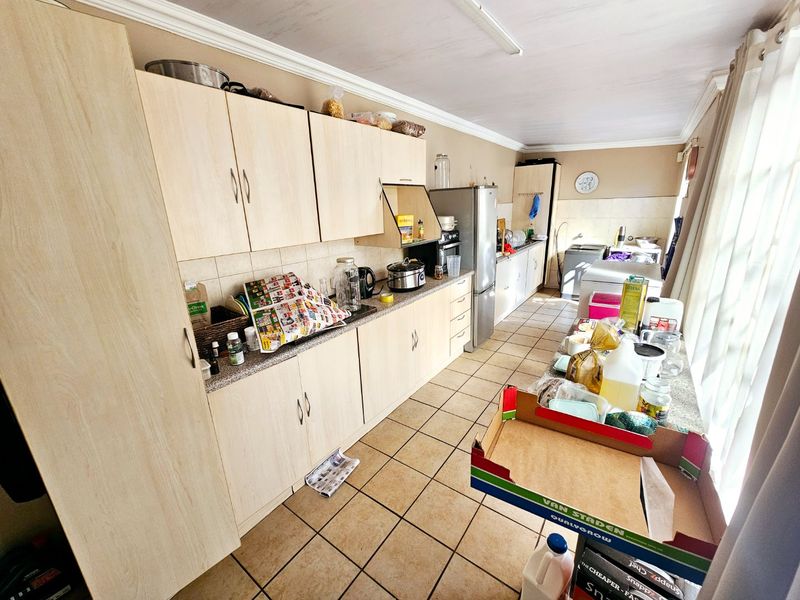 A lovely 2 bedroom 2 bathroom cottage for rent in Lyttelton  - Photo 4