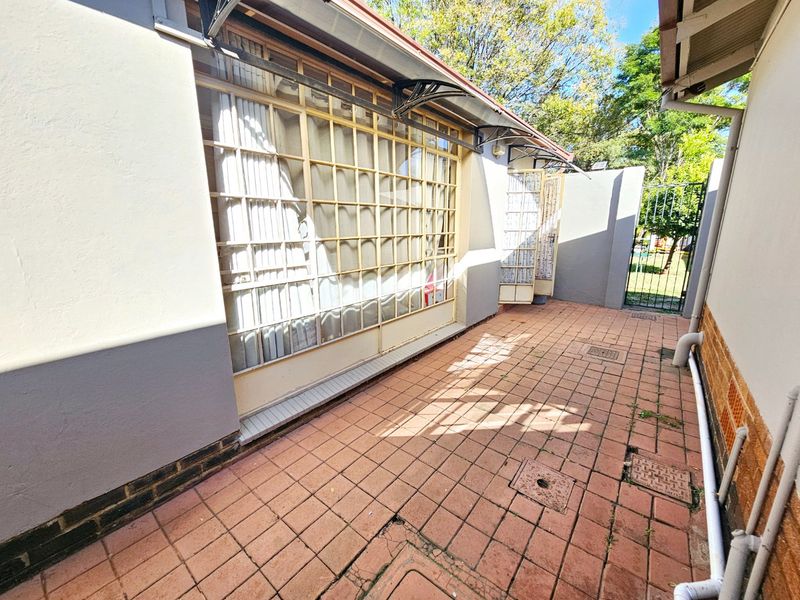 A lovely 2 bedroom 2 bathroom cottage for rent in Lyttelton  - Photo 10