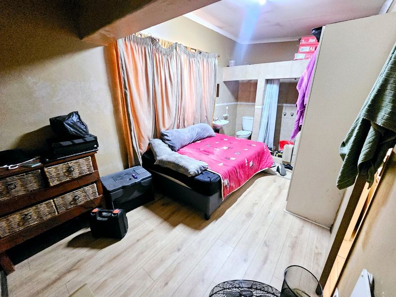 A lovely 2 bedroom 2 bathroom cottage for rent in Lyttelton  - Photo 8
