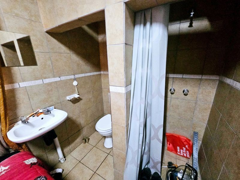 A lovely 2 bedroom 2 bathroom cottage for rent in Lyttelton  - Photo 7