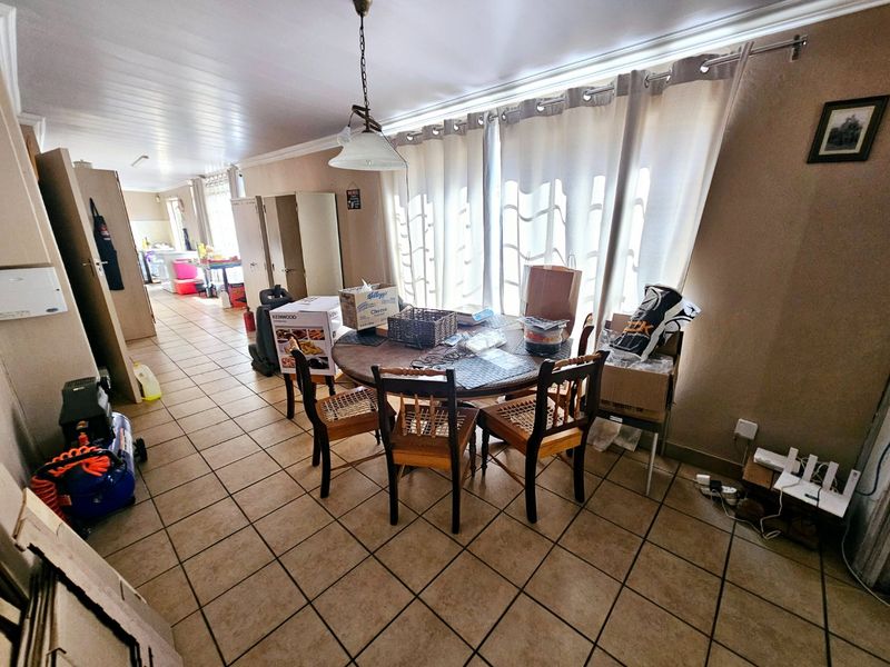 A lovely 2 bedroom 2 bathroom cottage for rent in Lyttelton  - Photo 3