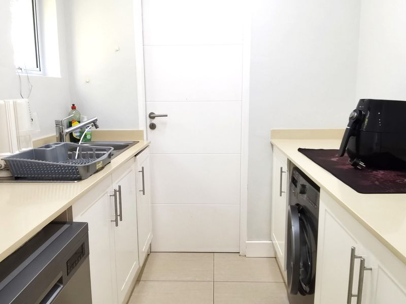 Immaculate 2 Bedroom Townhouse, Wembley, Pietermartizburg - Photo 10