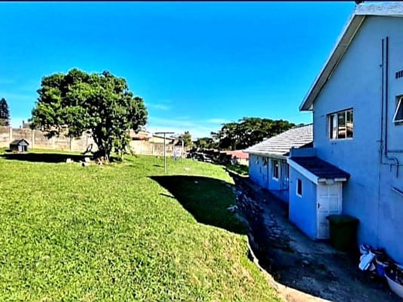 Spacious 4-Bedroom House for Sale in Amalinda - Photo 10