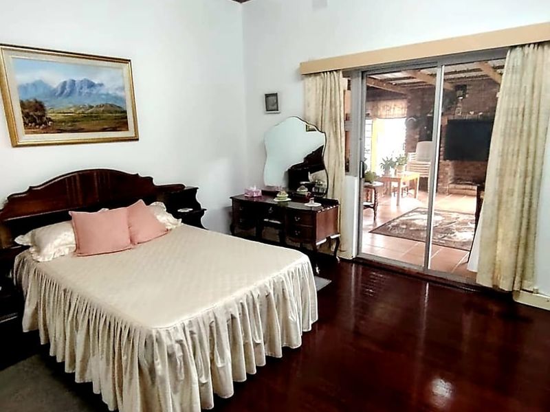 4 Bedroom House For Sale in Rosedale Amalinda - Photo 3