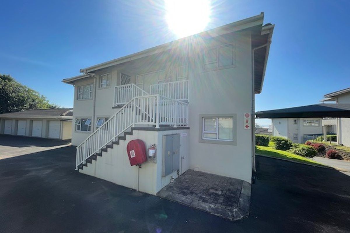 Modern 2-Bedroom, 2-Bathroom Apartment With Breathtaking Sea Views - Photo 2