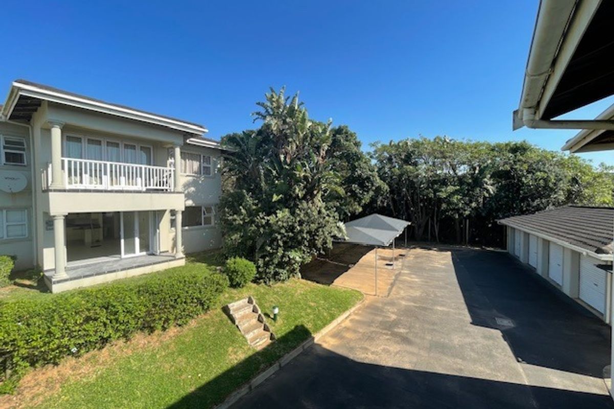 Modern 2-Bedroom, 2-Bathroom Apartment With Breathtaking Sea Views - Photo 4