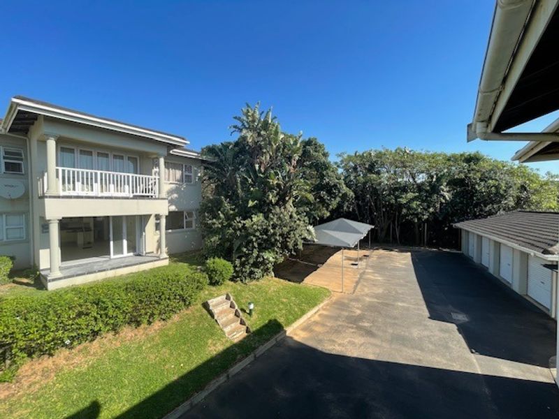 Modern 2-Bedroom, 2-Bathroom Apartment With Breathtaking Sea Views - Photo 4