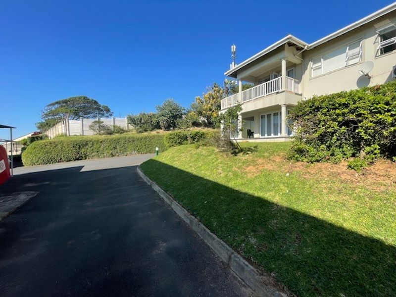 Modern 2-Bedroom, 2-Bathroom Apartment With Breathtaking Sea Views - Photo 3