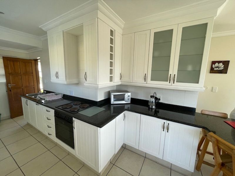 Modern 2-Bedroom, 2-Bathroom Apartment With Breathtaking Sea Views - Photo 7