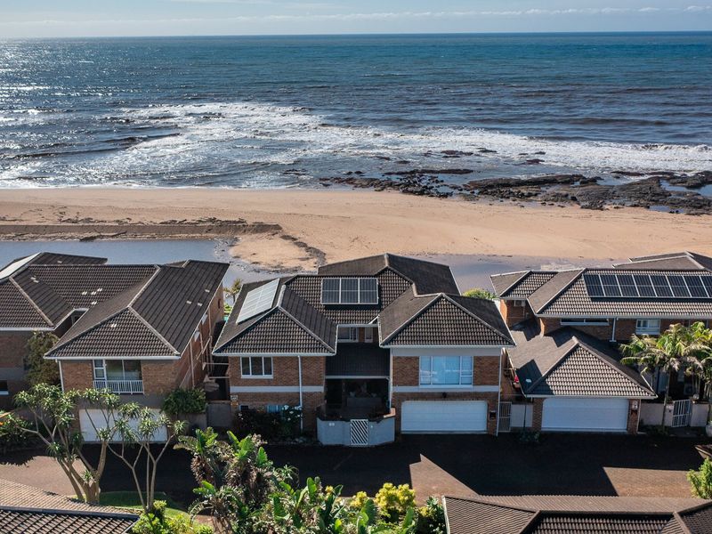 Luxury Living In A Secure Estate On The Beach - Photo 9