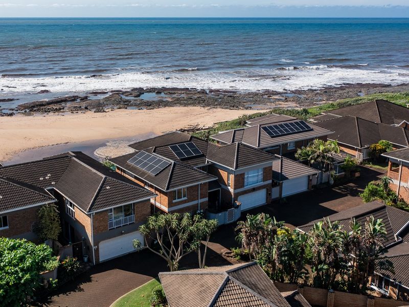 Luxury Living In A Secure Estate On The Beach - Photo 8