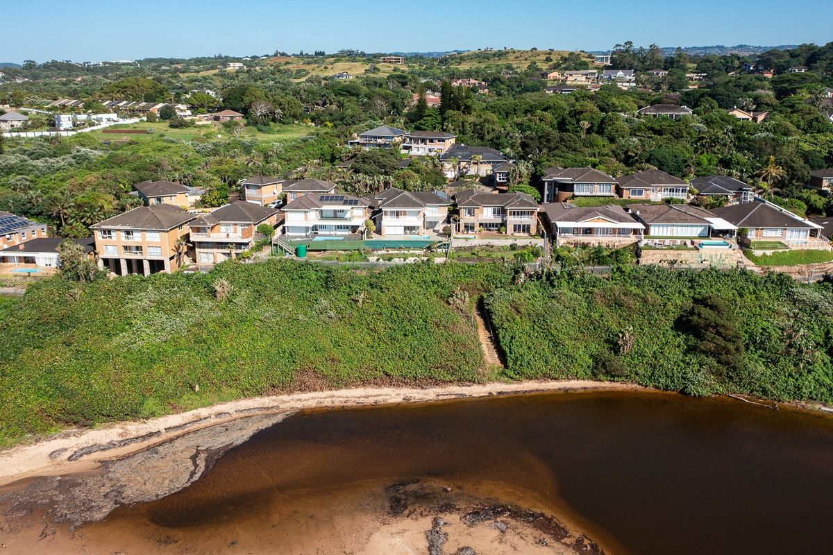 Luxury Living In A Secure Estate On The Beach - Photo 5