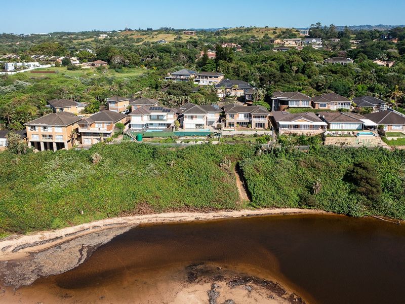 Luxury Living In A Secure Estate On The Beach - Photo 5