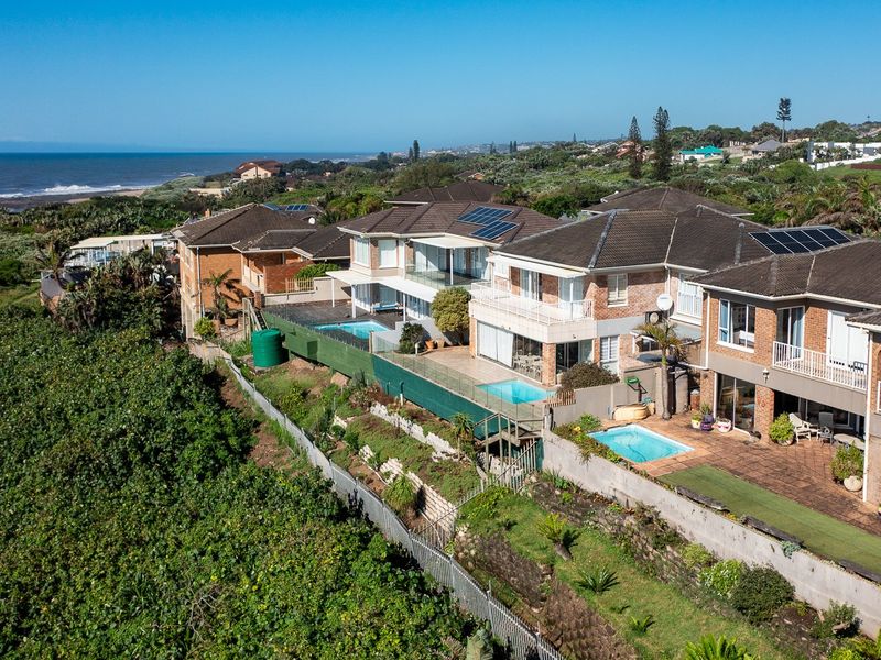 Luxury Living In A Secure Estate On The Beach - Photo 1