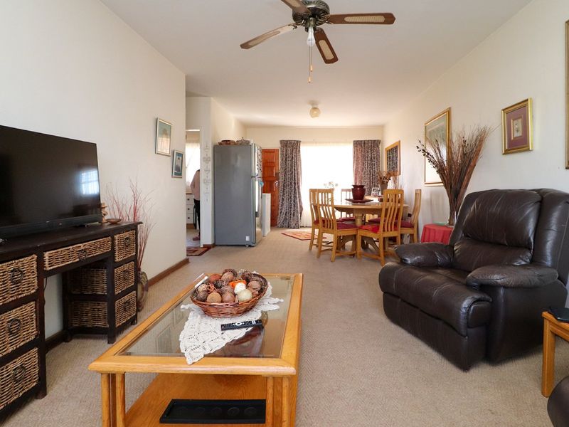 GROUNDFLOOR APARTMENT WITH PRIVATE GARDEN - Photo 5