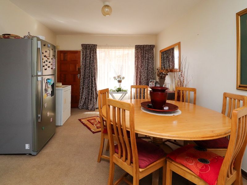 GROUNDFLOOR APARTMENT WITH PRIVATE GARDEN - Photo 6