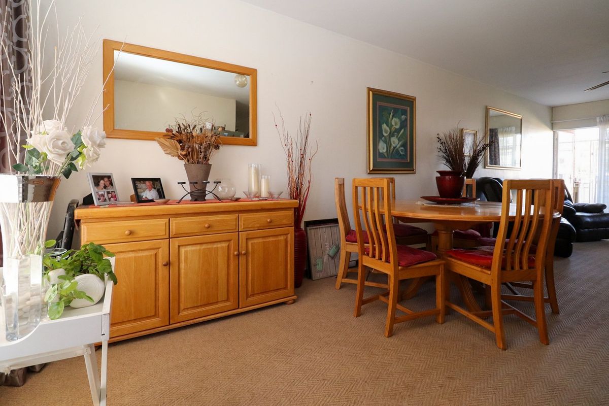 GROUNDFLOOR APARTMENT WITH PRIVATE GARDEN - Photo 3