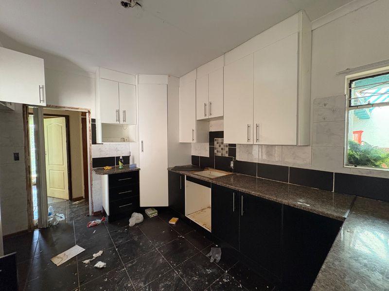 Fixer-Upper with Huge Potential Near Orkney Golf Course – Priced to Sell! - Photo 3