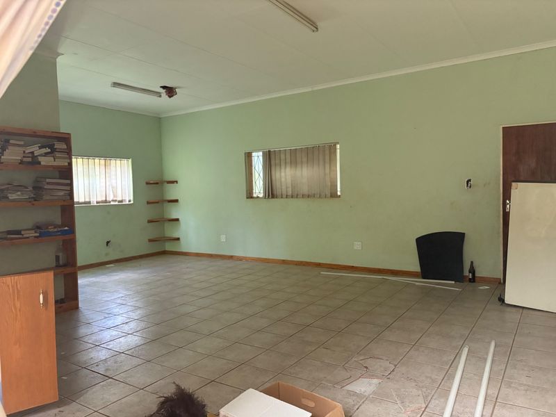 Fixer-Upper with Huge Potential Near Orkney Golf Course – Priced to Sell! - Photo 5