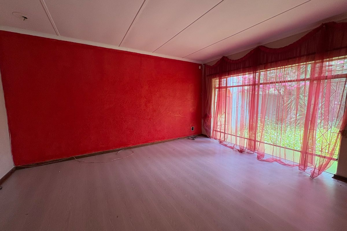 Fixer-Upper with Huge Potential Near Orkney Golf Course – Priced to Sell! - Photo 2