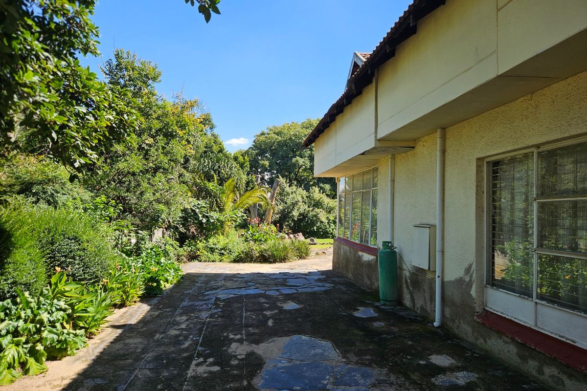 Exceptional Income-Generating Property – R24,300 Monthly Income!!! - Photo 3