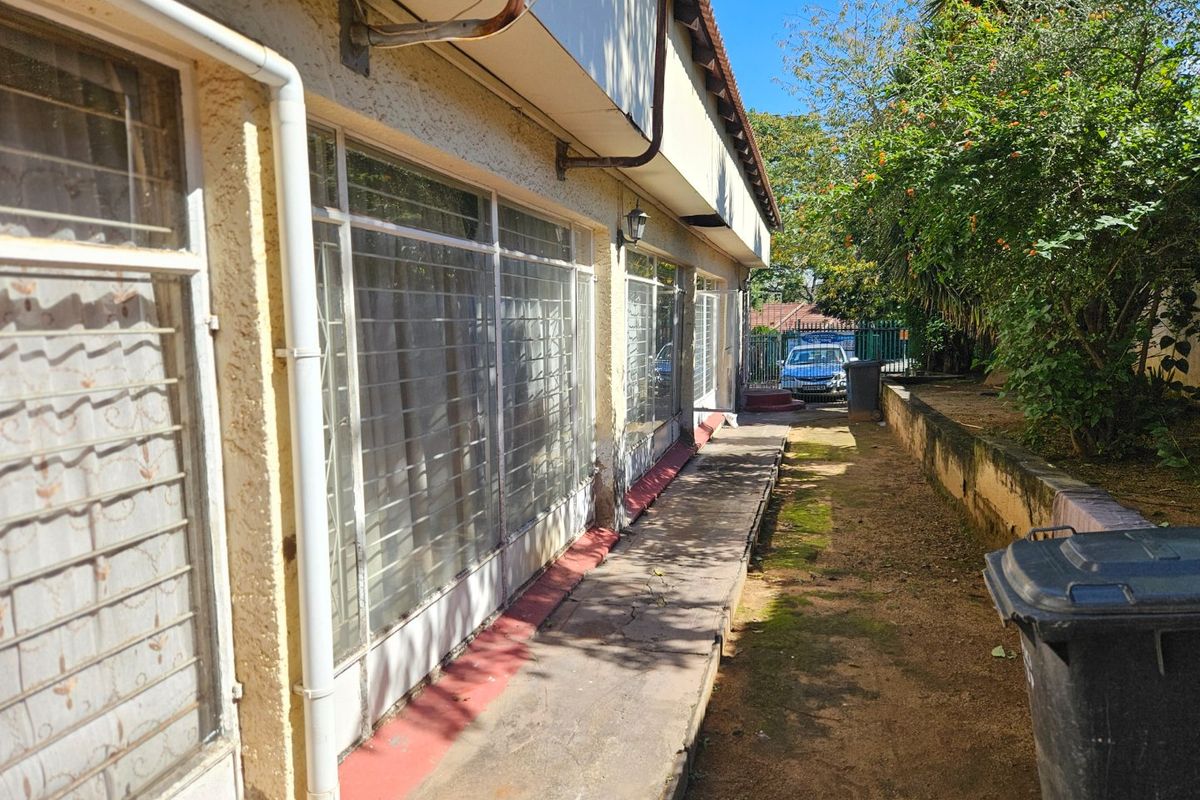 Exceptional Income-Generating Property – R24,300 Monthly Income!!! - Photo 4