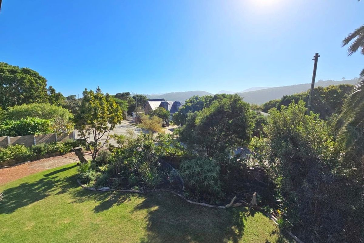 Spacious home with a self-contained flatlet in Kingfisher Close, Wilderness - Photo 2