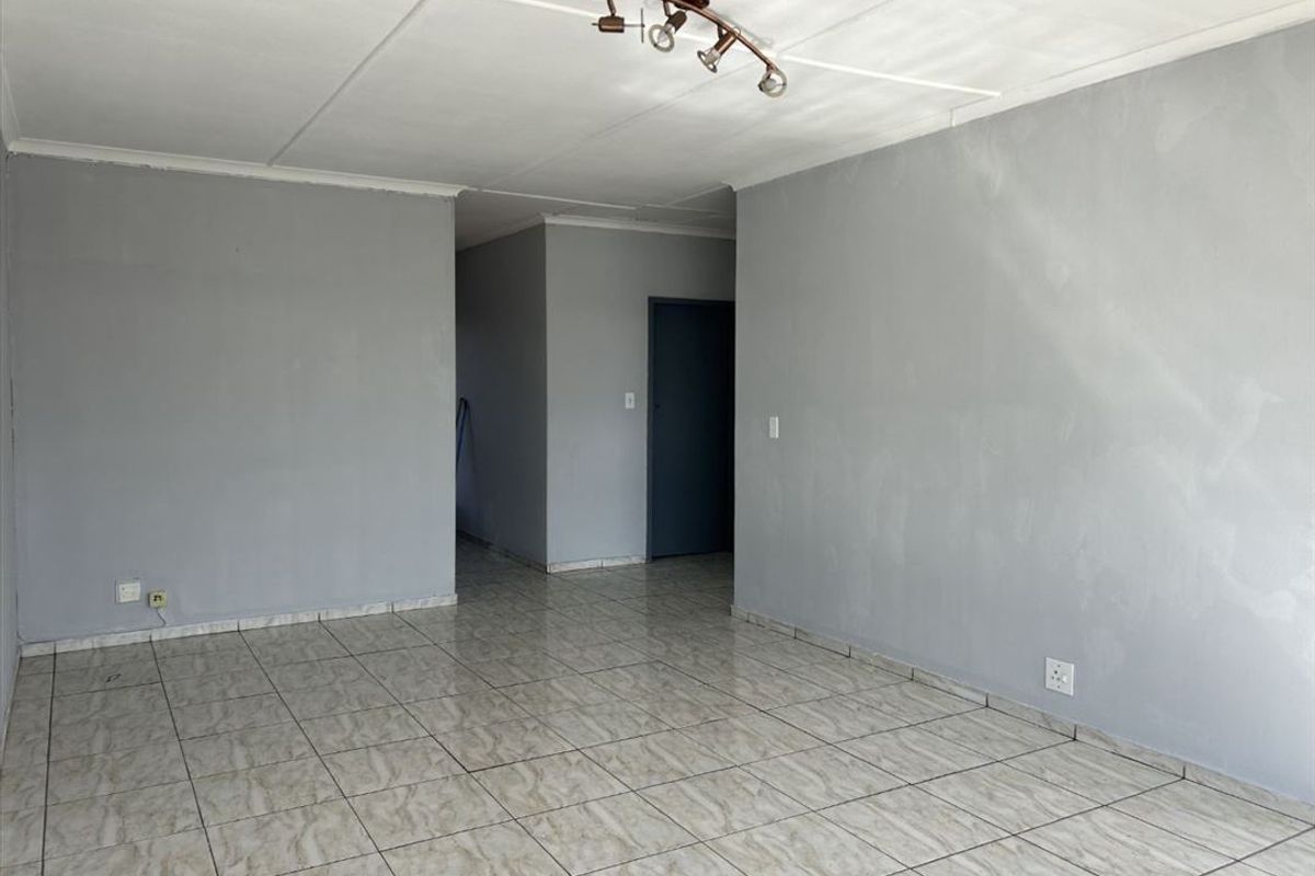 Cozy and Practical Starter Home - Photo 2