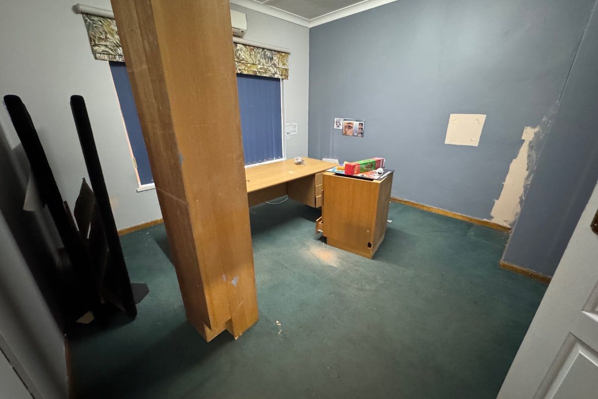 Comfortable Family Home with Ample Parking - Photo 5