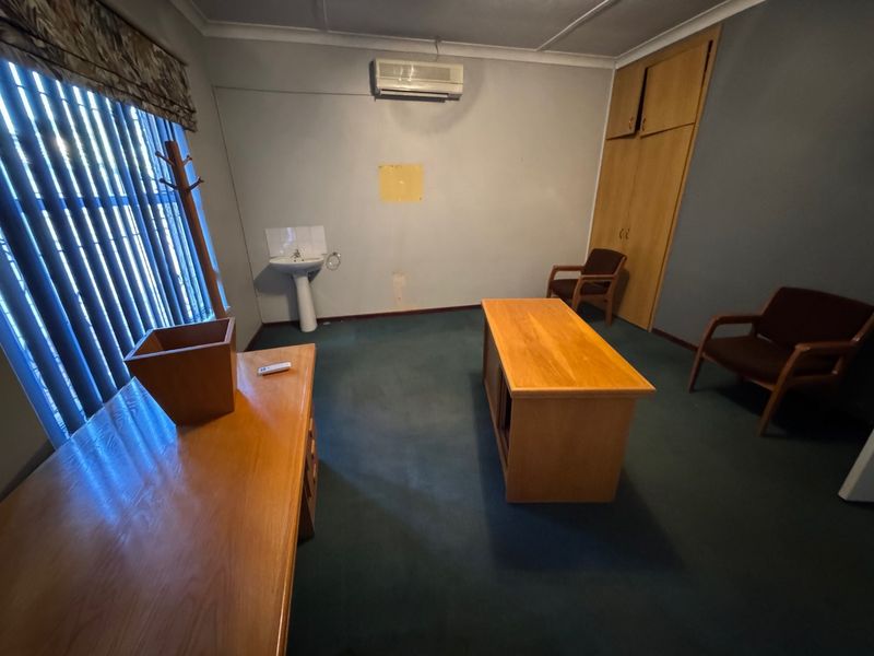 Comfortable Family Home with Ample Parking - Photo 8