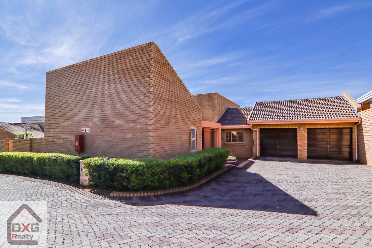 Simplex with  Garden in Popular Zwartkop Complex - 187m2 - Photo 5