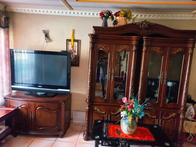 Spacious 4-Bed Family Home in Actonville Ext 2, Boksburg - Photo 9