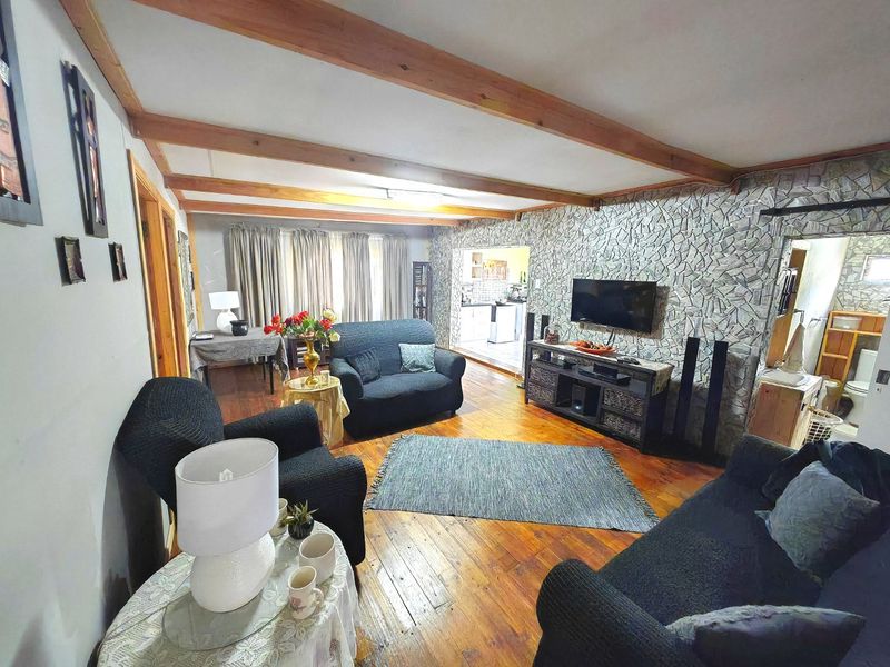 Your " ABSOLUTE " INVESTMENT! - combined with family home - Photo 3