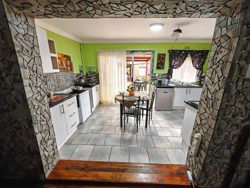 Your " ABSOLUTE " INVESTMENT! - combined with family home - Photo 10